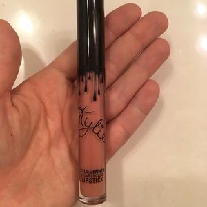 Kylie Charm velvet liquid lipstick